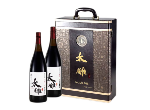 杭州回收太雕黄酒咸亨酒店太雕黄酒2006年冬酿1.8KG*2礼盒装绍兴黄酒行情价格